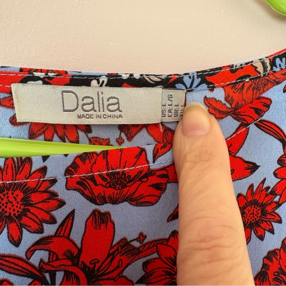 💚Dalia Red and Blue Boxy Blouse with Flutter Sleeves and Bateau Neckline - Picture 4 of 6